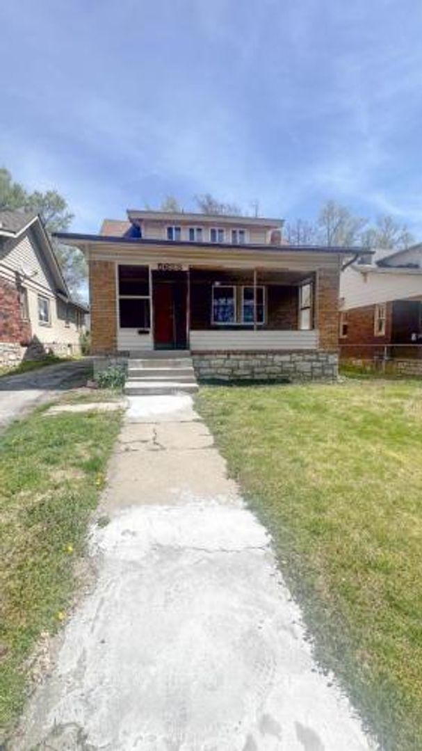 Kansas City House: 5623 Park Ave