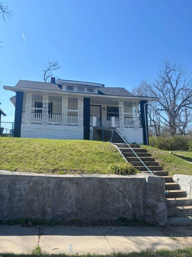Kansas City House: 4926 Garfield Ave