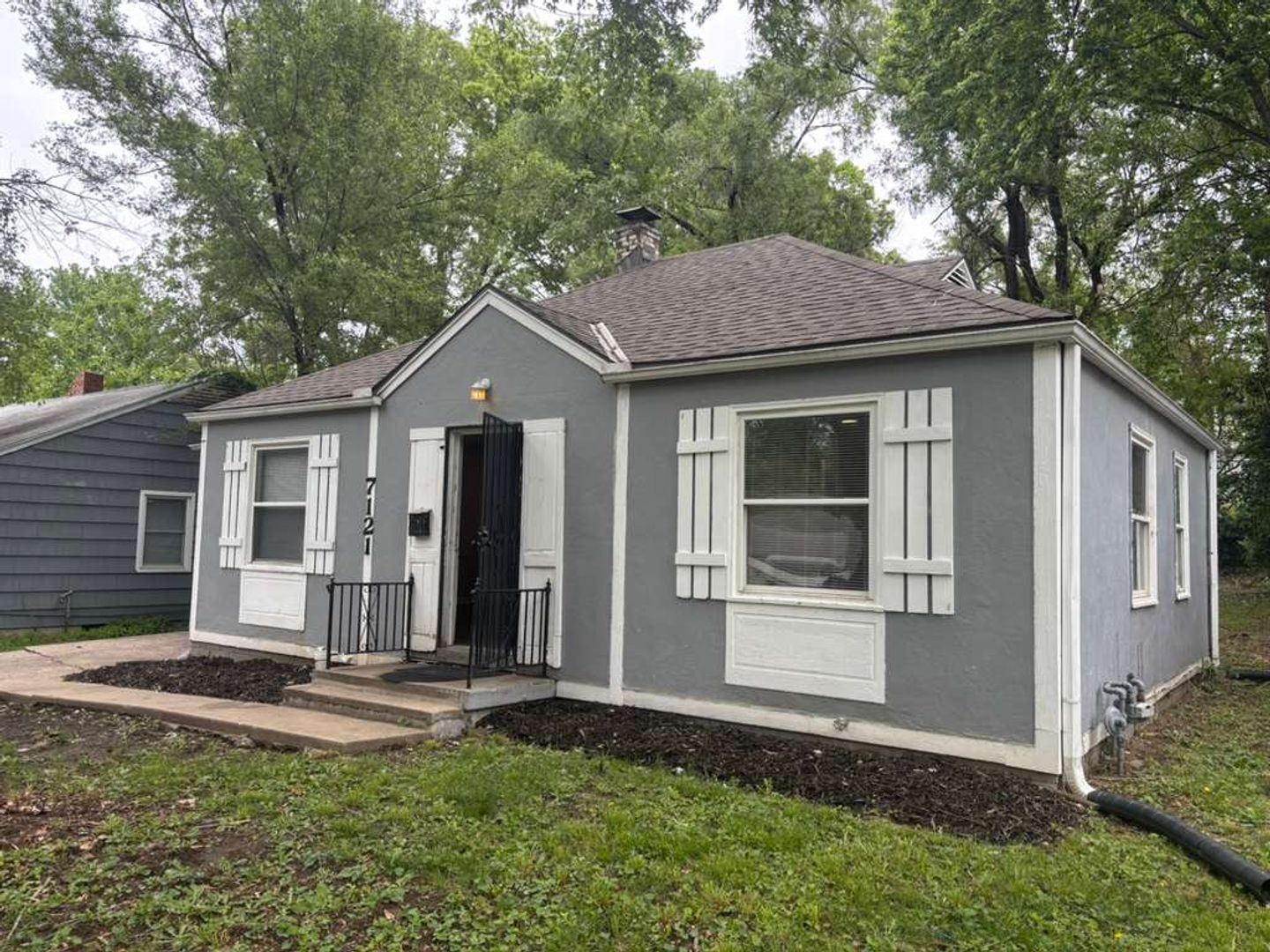 Kansas City House: 7121 Woodland Ave