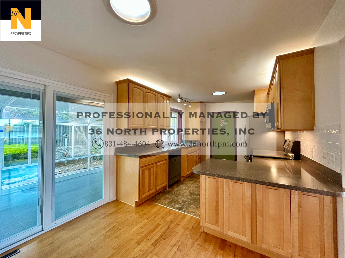 Marina House: 3219 Vista Del Camino