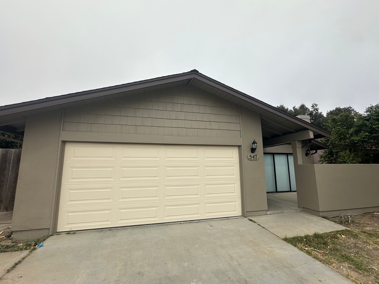 Greenfield House: 547 De Leon Dr