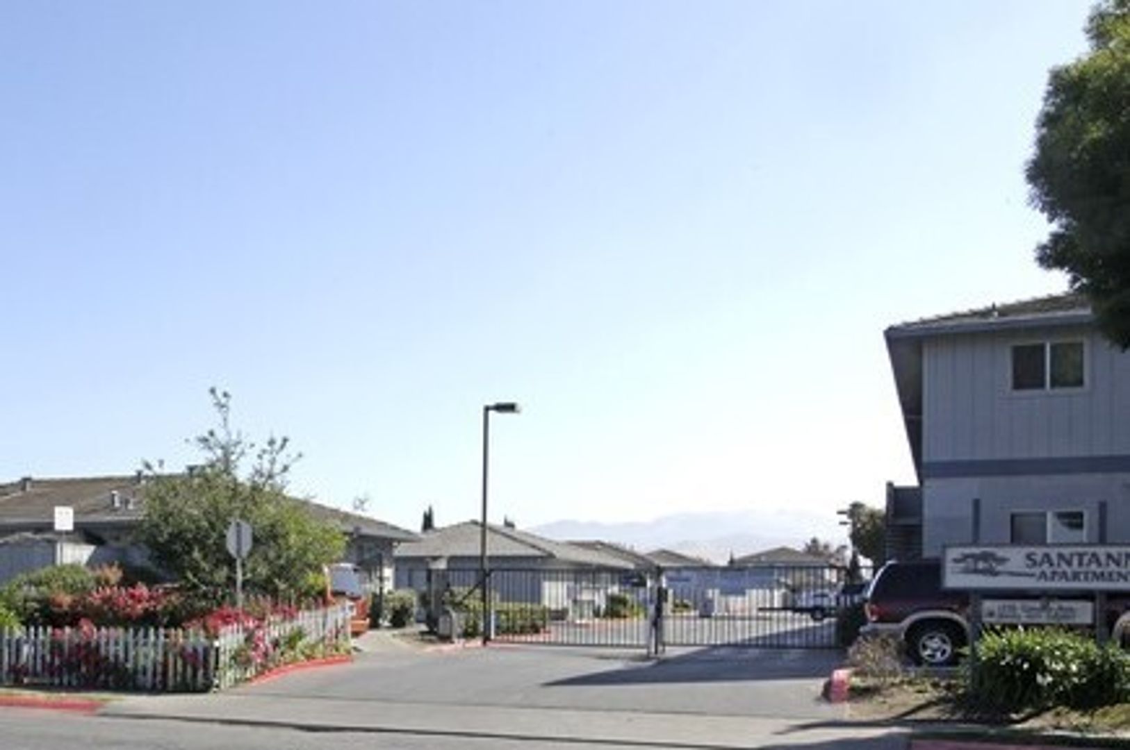 Salinas Apartment: 1231-1249 Garner Ave