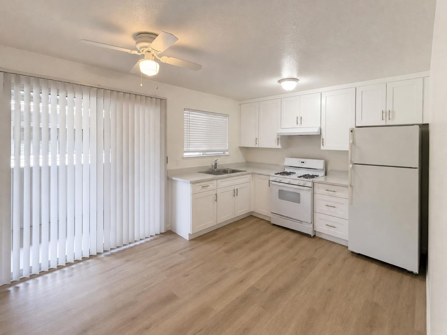 Salinas Apartment: 1231-1249 Garner Ave