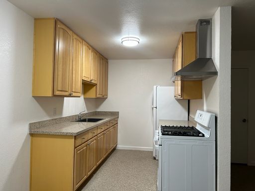 Move In Special $500 credit on first months of rent! 1 Bed, 1 Bath downstairs Unit in Greenfield