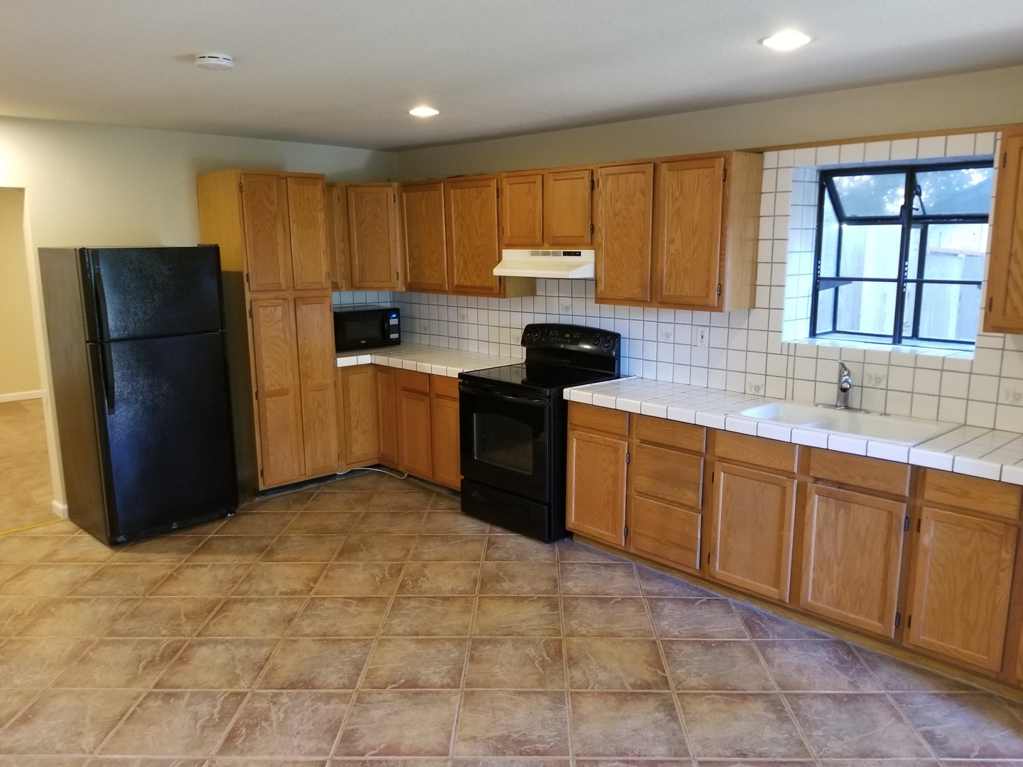 Monterey Apartment: 211 Larkin Street