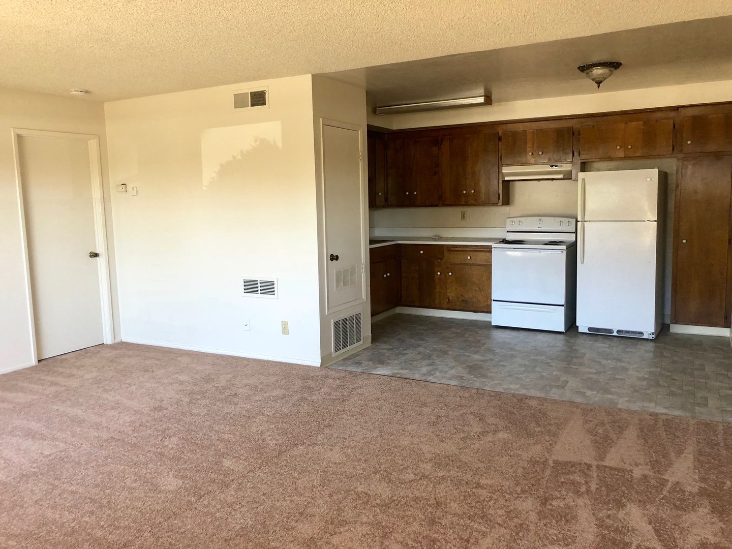 Salinas Apartment: 336 California Street
