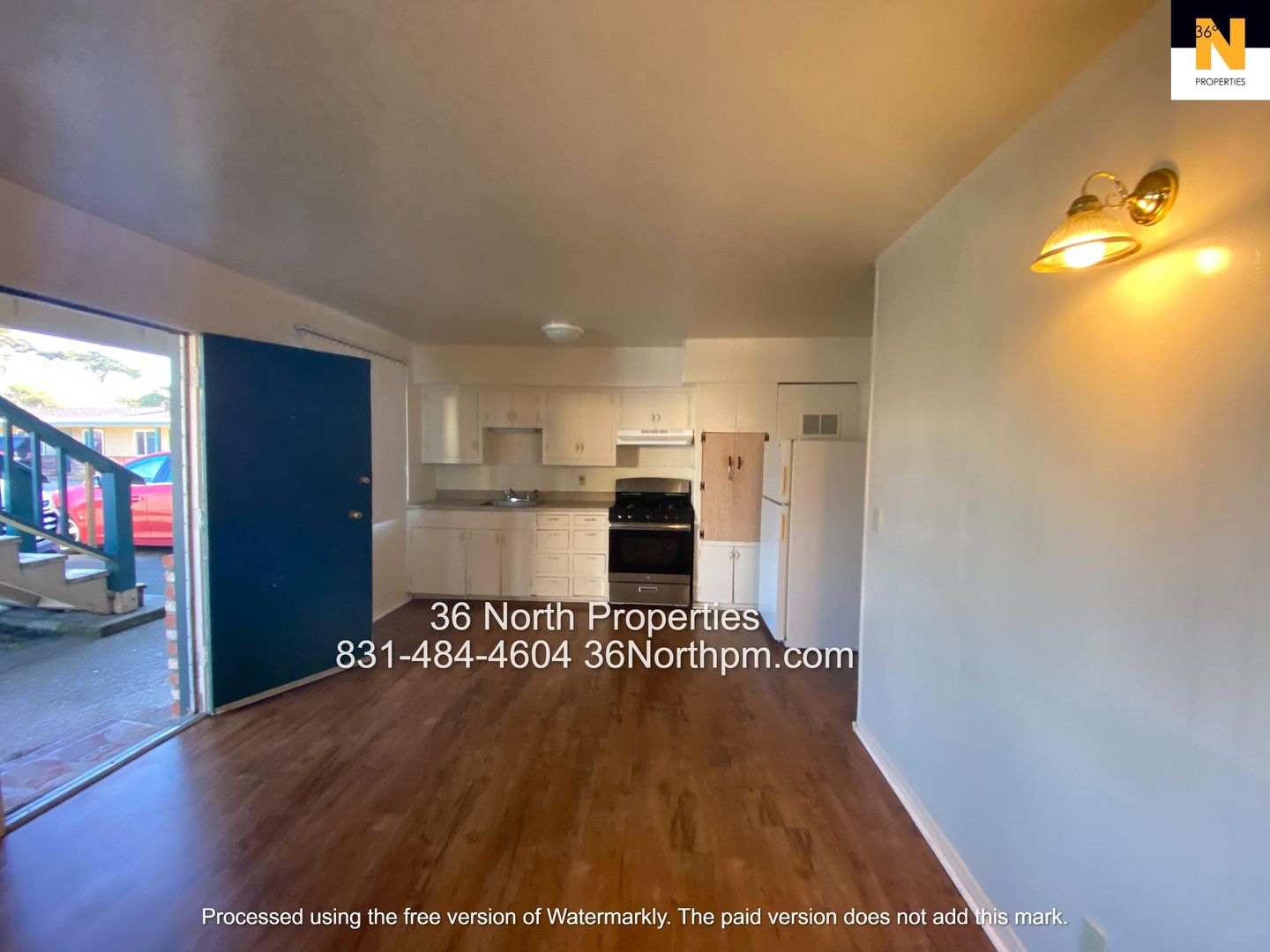 Marina Apartment: 176 Palm Avenue