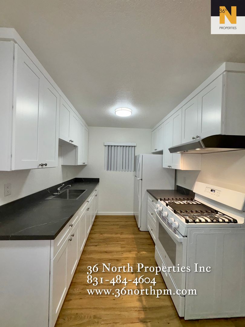 Greenfield Apartment: 923 Walnut Ave