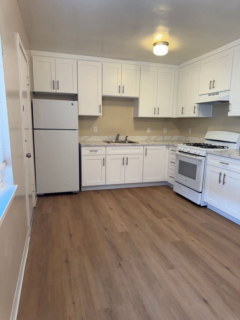 Monterey Apartment: 1281 - 1299 8th Street