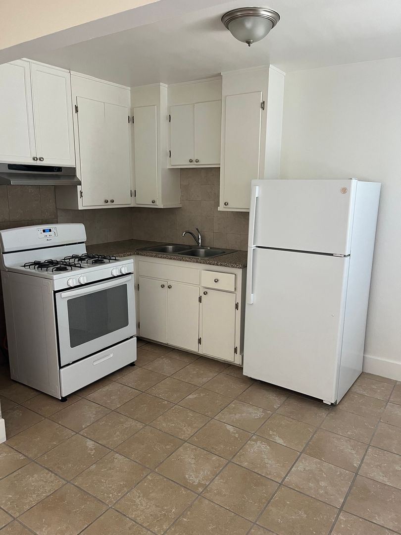 Seaside Apartment: 1206 Ord Grove