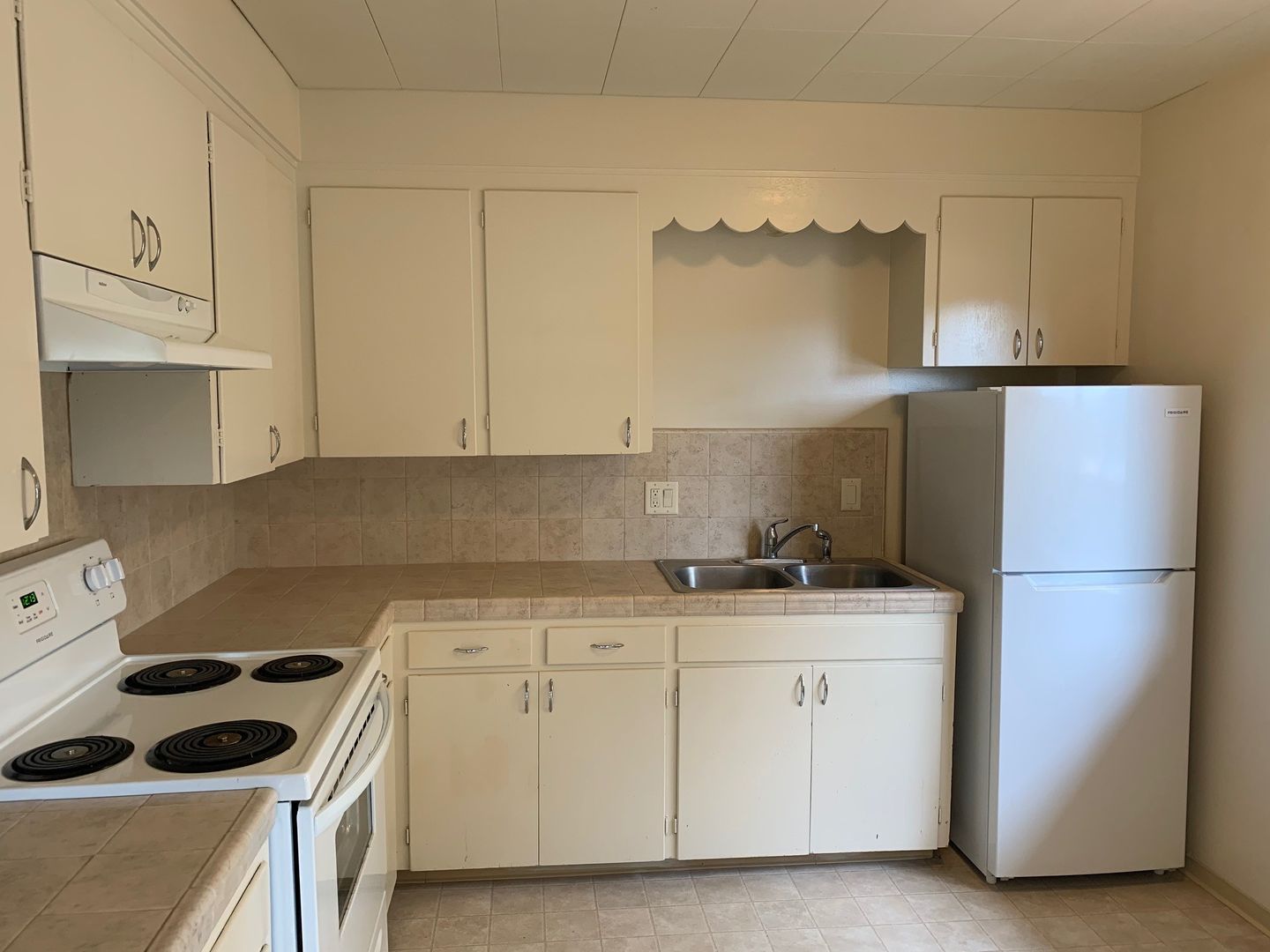Pacific Grove Apartment: 2741 Ransford Avenue