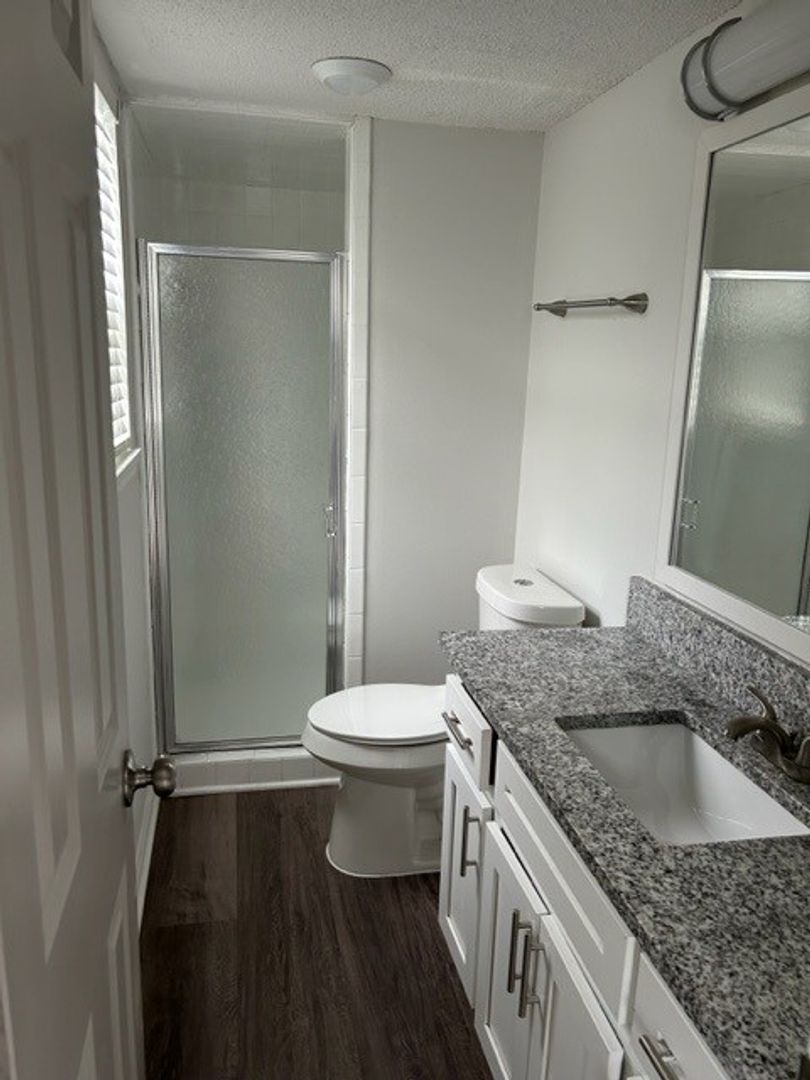 Alabaster Apartment: 403 3rd St. NE