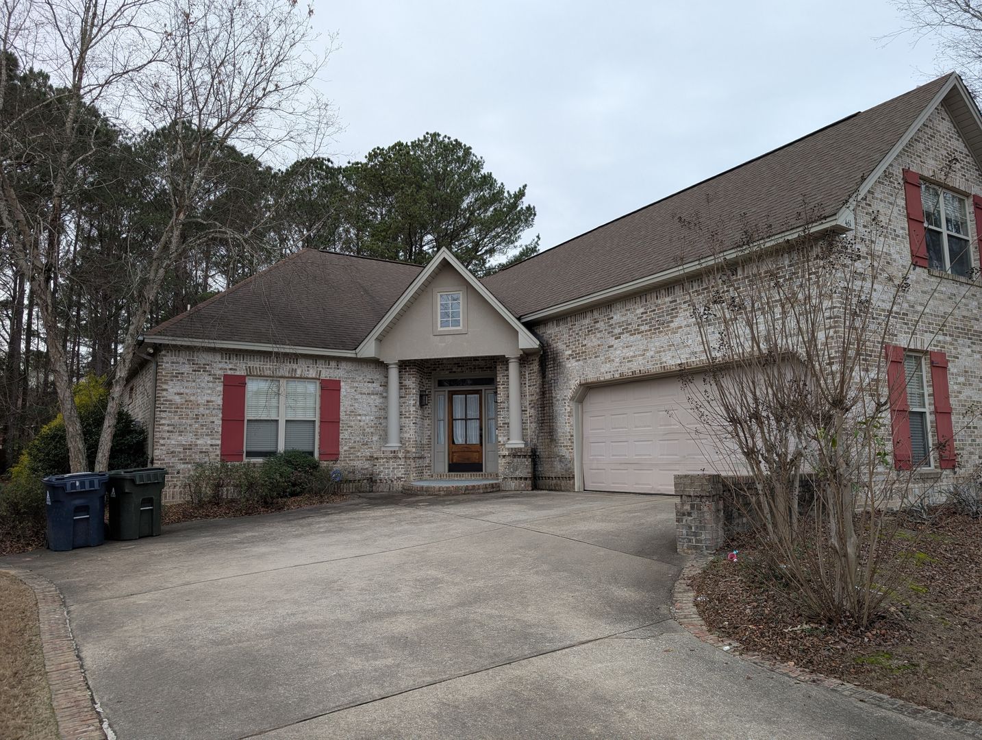 Auburn House: 461 Belmonte Dr