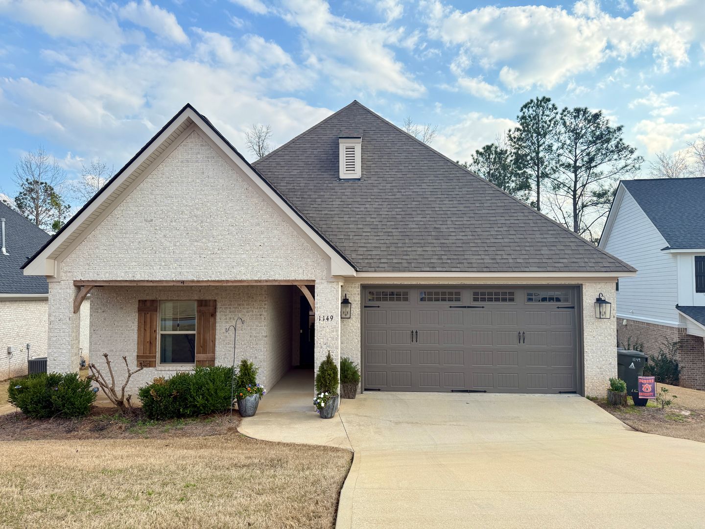 Auburn House: 1149 Still Hunt Ln