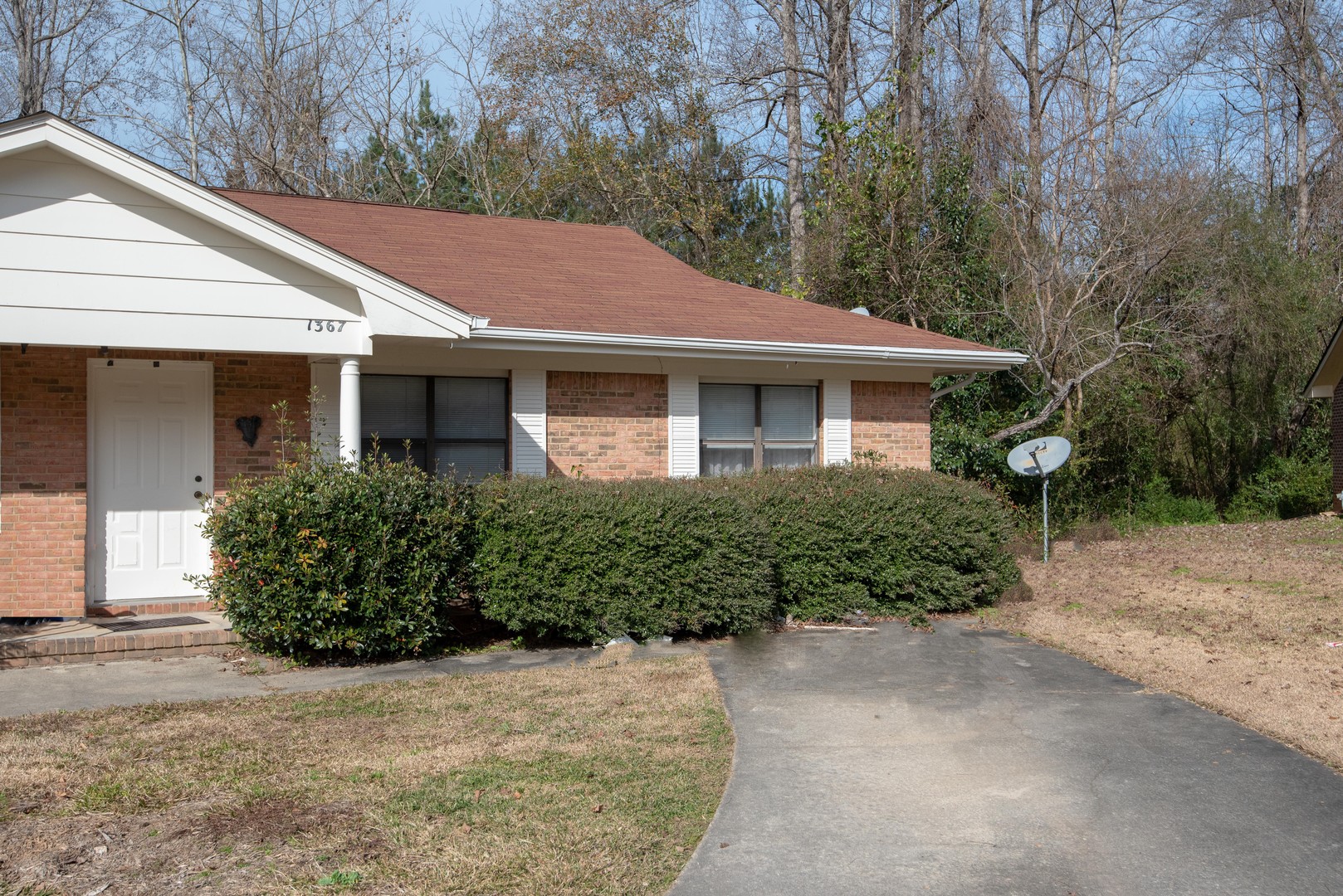 Auburn Apartment: 1367-1369 Hampton Dr