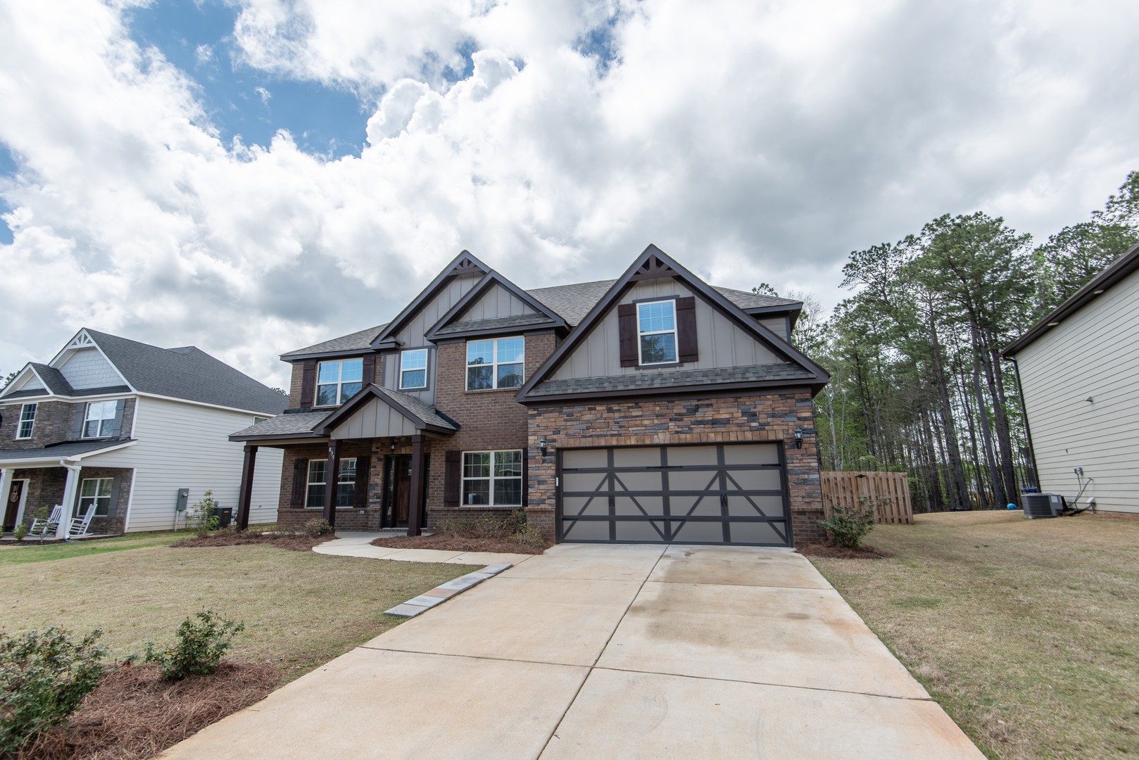 Auburn House: 835 W Richland Cir