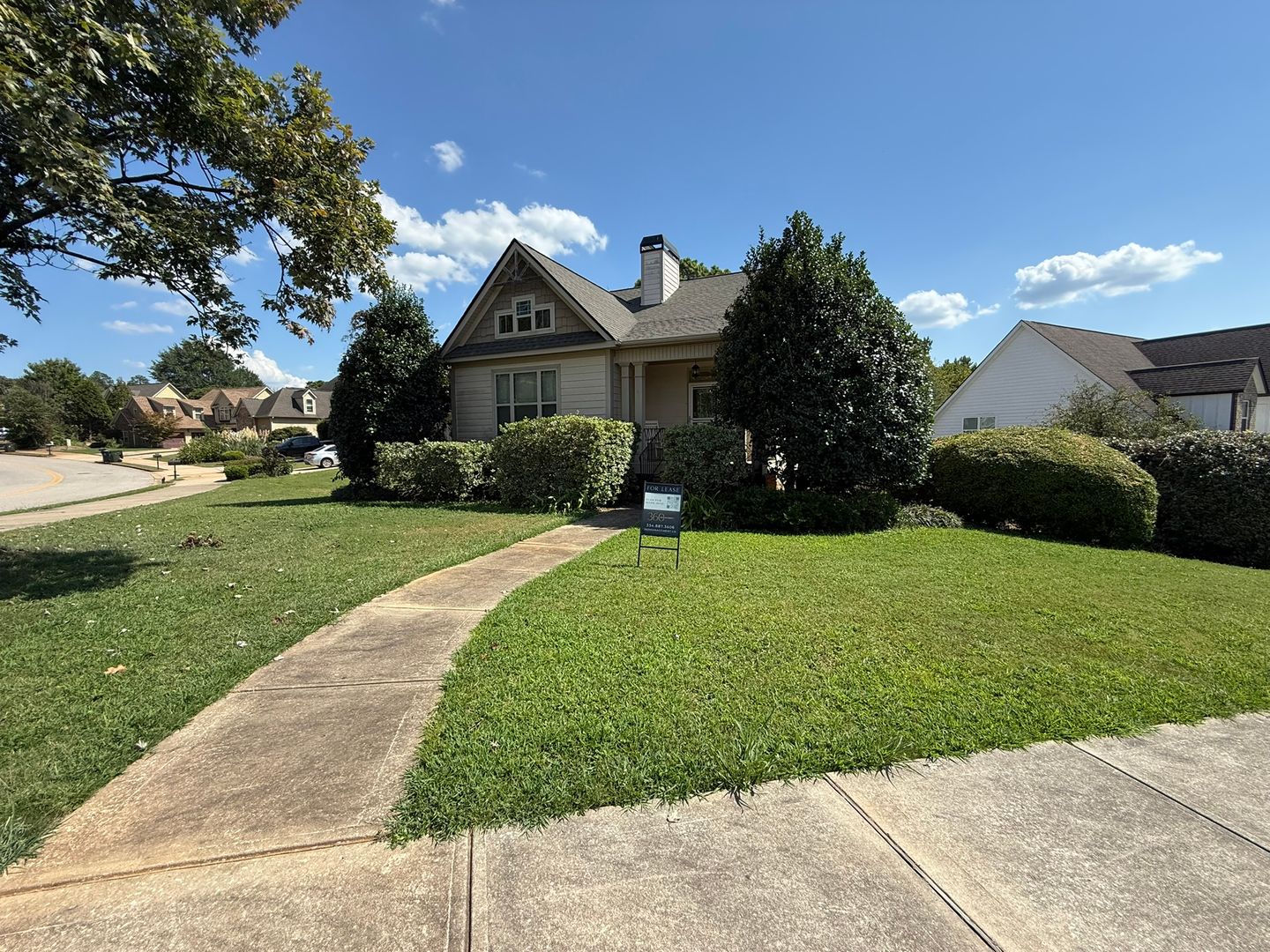 Auburn House: 263 Solamere Lane