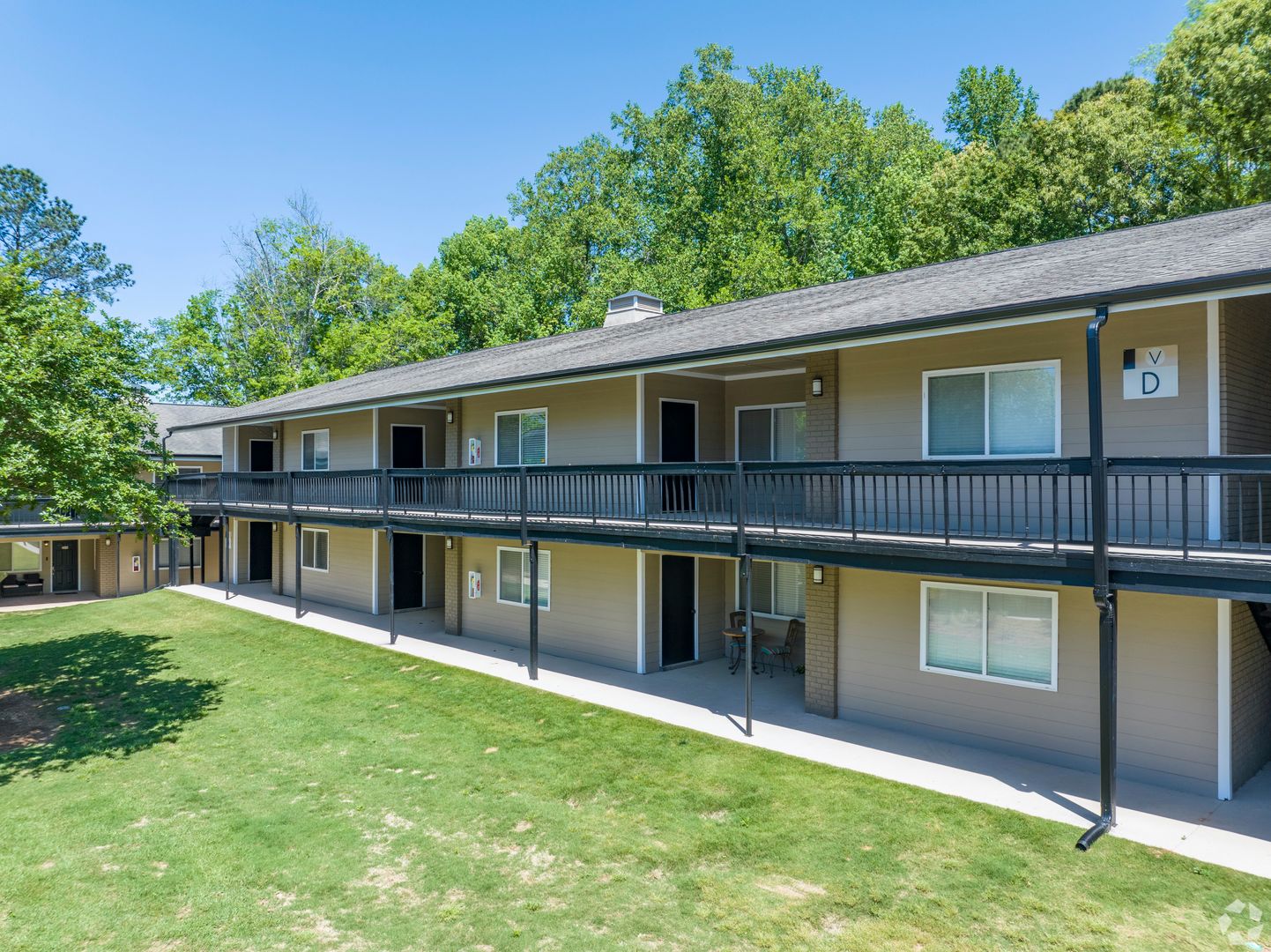 Auburn Apartment: 555 N. Dean Rd