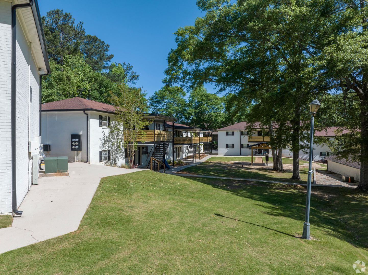 Auburn Apartment: 650 N. Ross St.