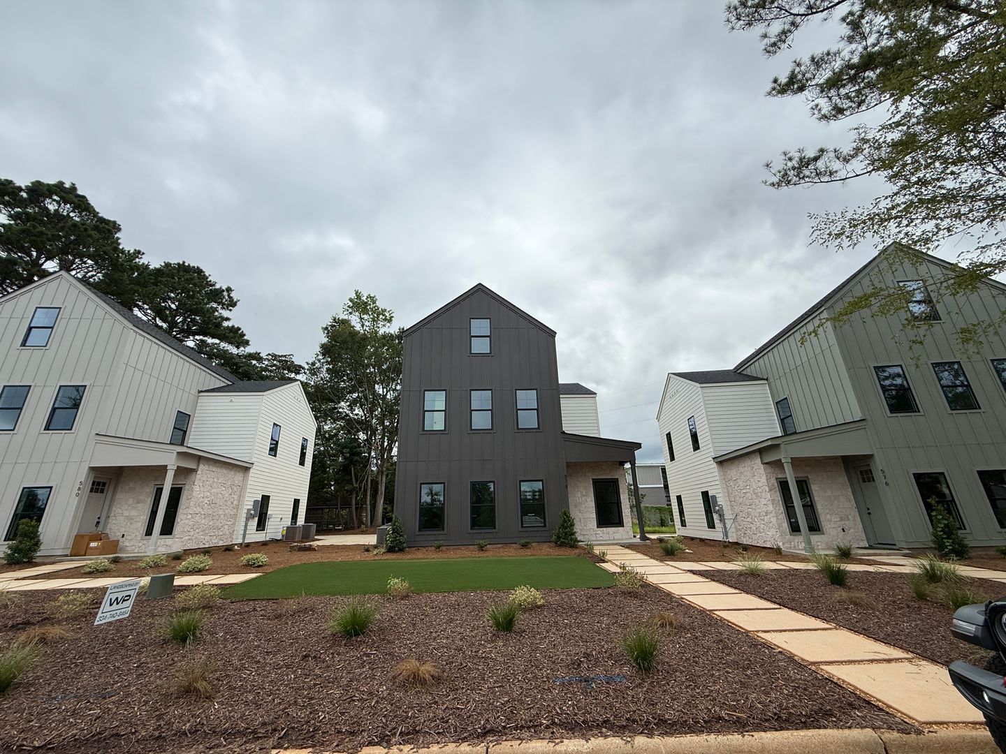 Auburn House: 578 Pride Ave