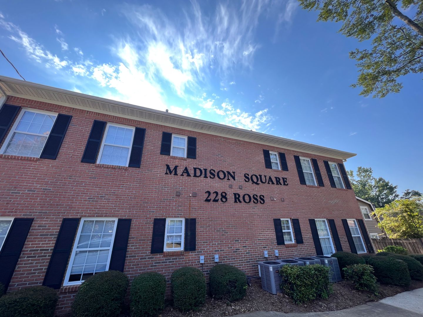 Auburn Apartment: 228 N. Ross St