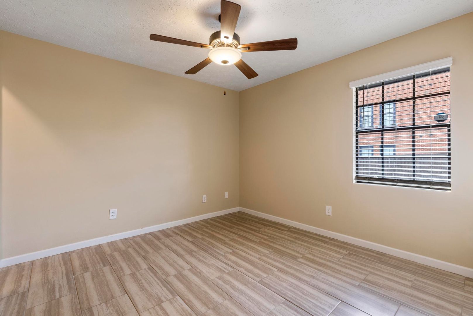 Auburn Apartment: 362 W. Magnolia Ave