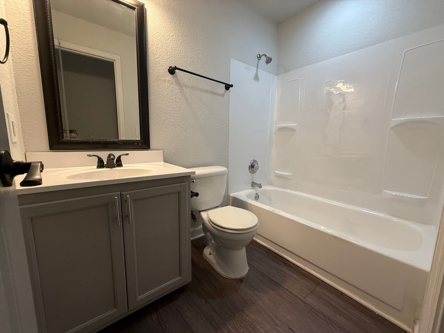 Auburn Apartment: 555 N. Dean Rd