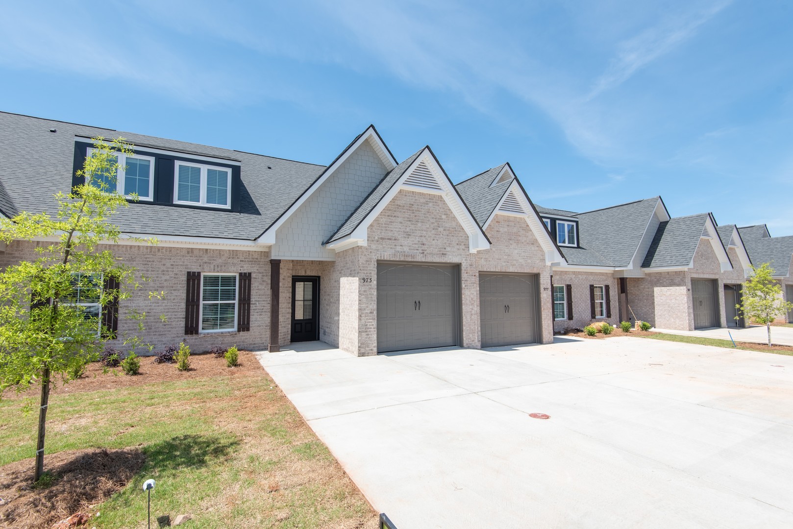 Auburn House: 973 Pembroke Pl