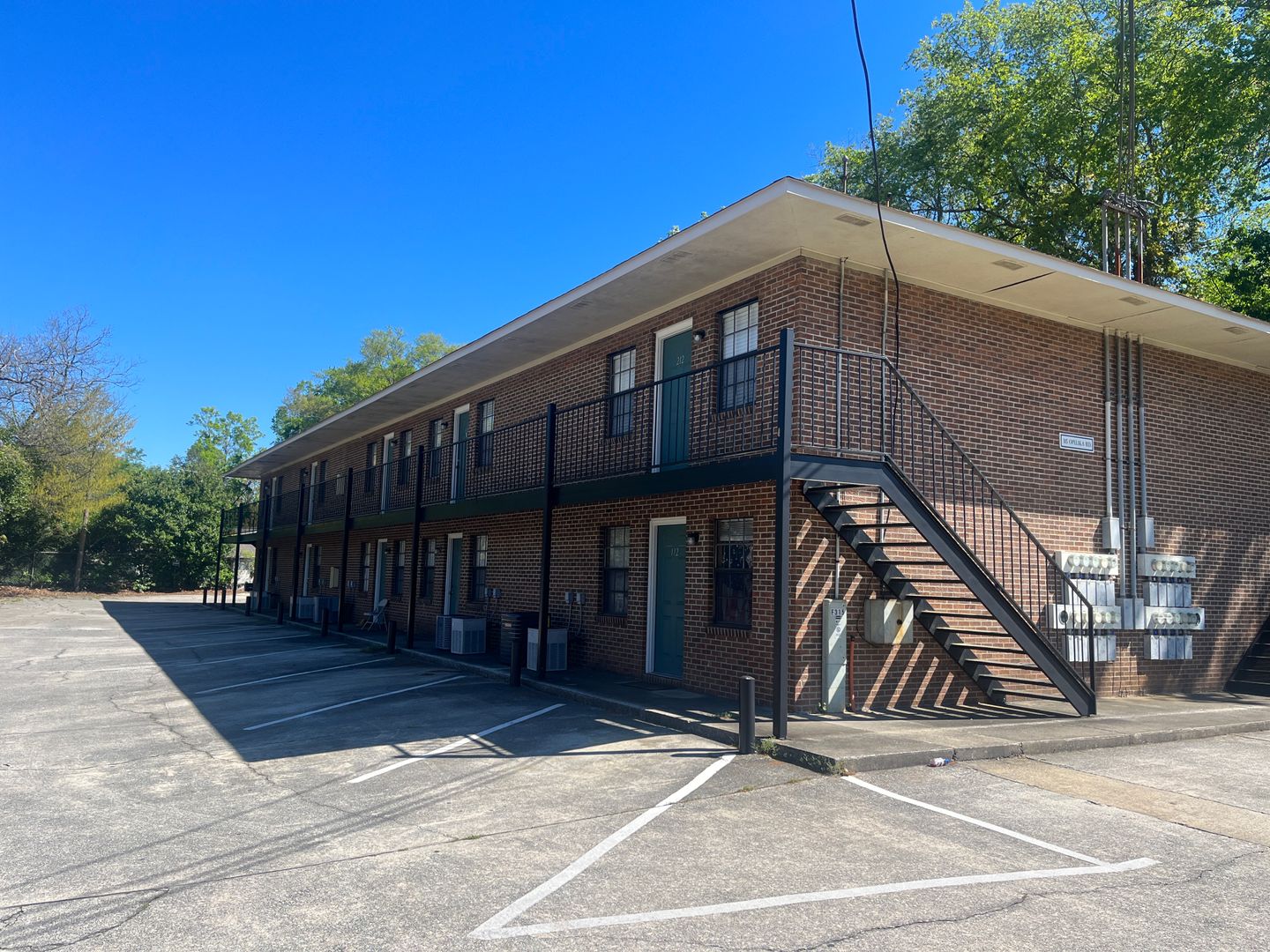 Auburn Apartment: 404 Perry St