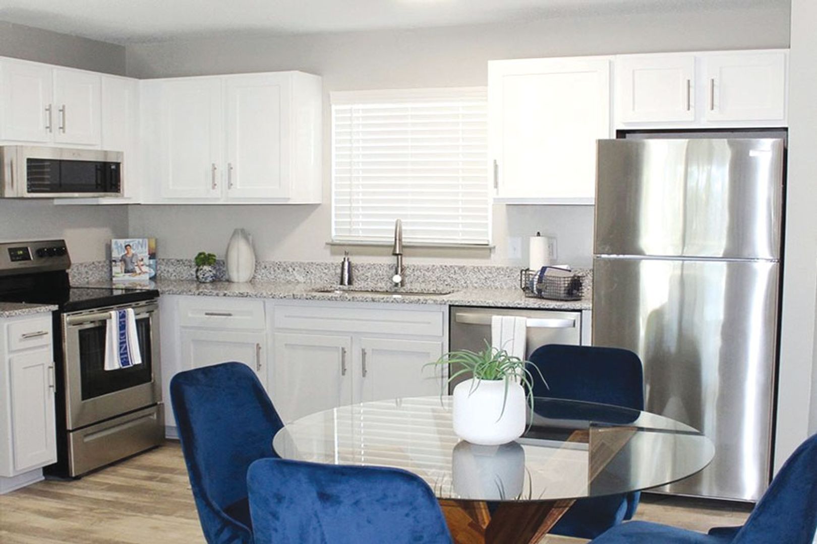 Alabaster Apartment: 403 3rd St. NE