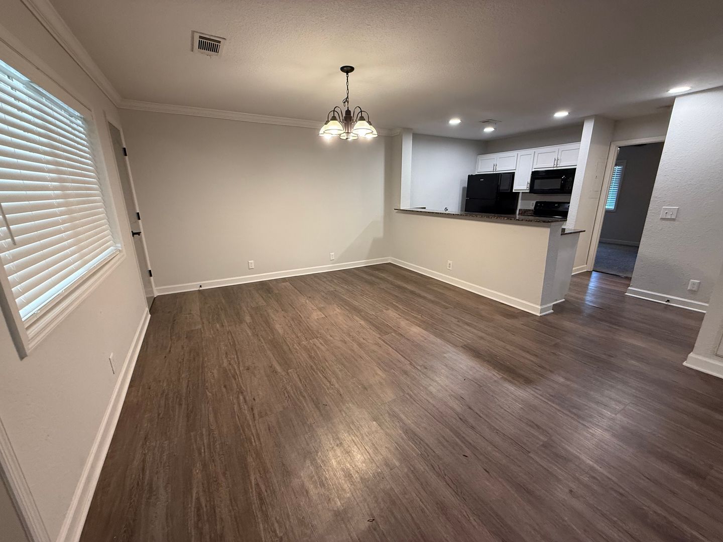 Auburn Apartment: 555 N. Dean Rd