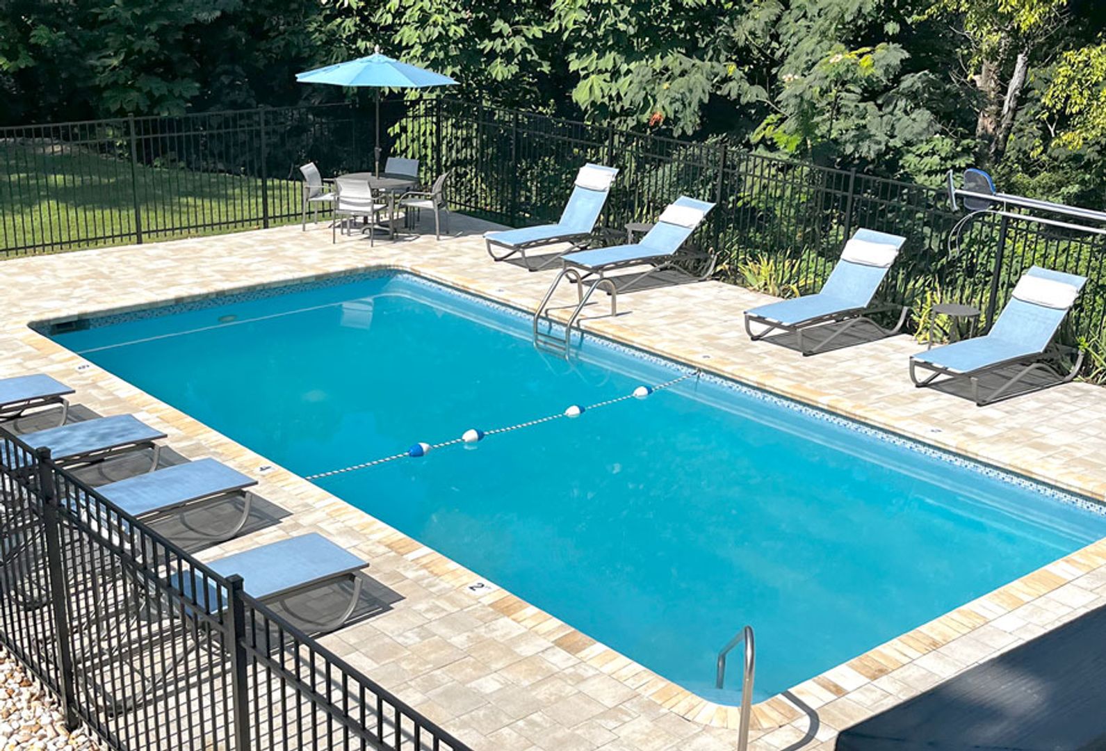 Alabaster Apartment: 403 3rd St. NE