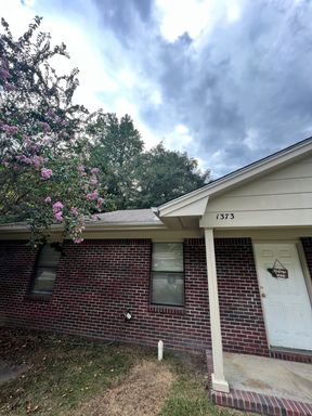 Renovated Hampton Duplex – photo 1