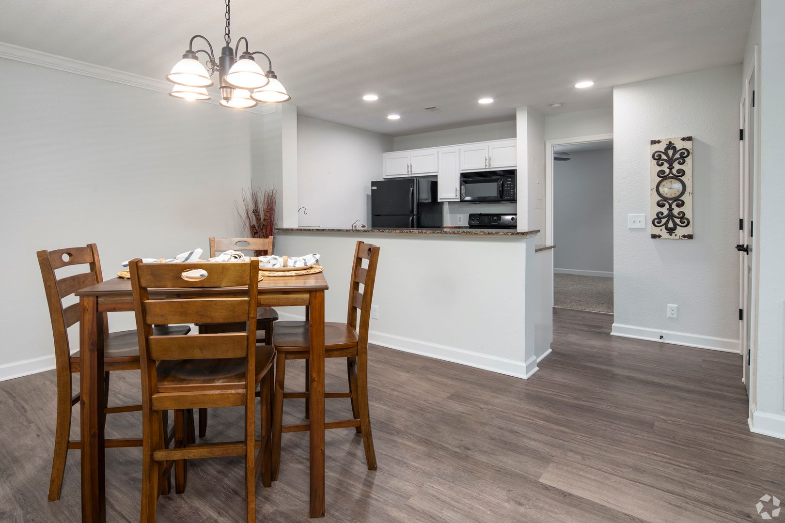 Auburn Apartment: 555 N. Dean Rd.