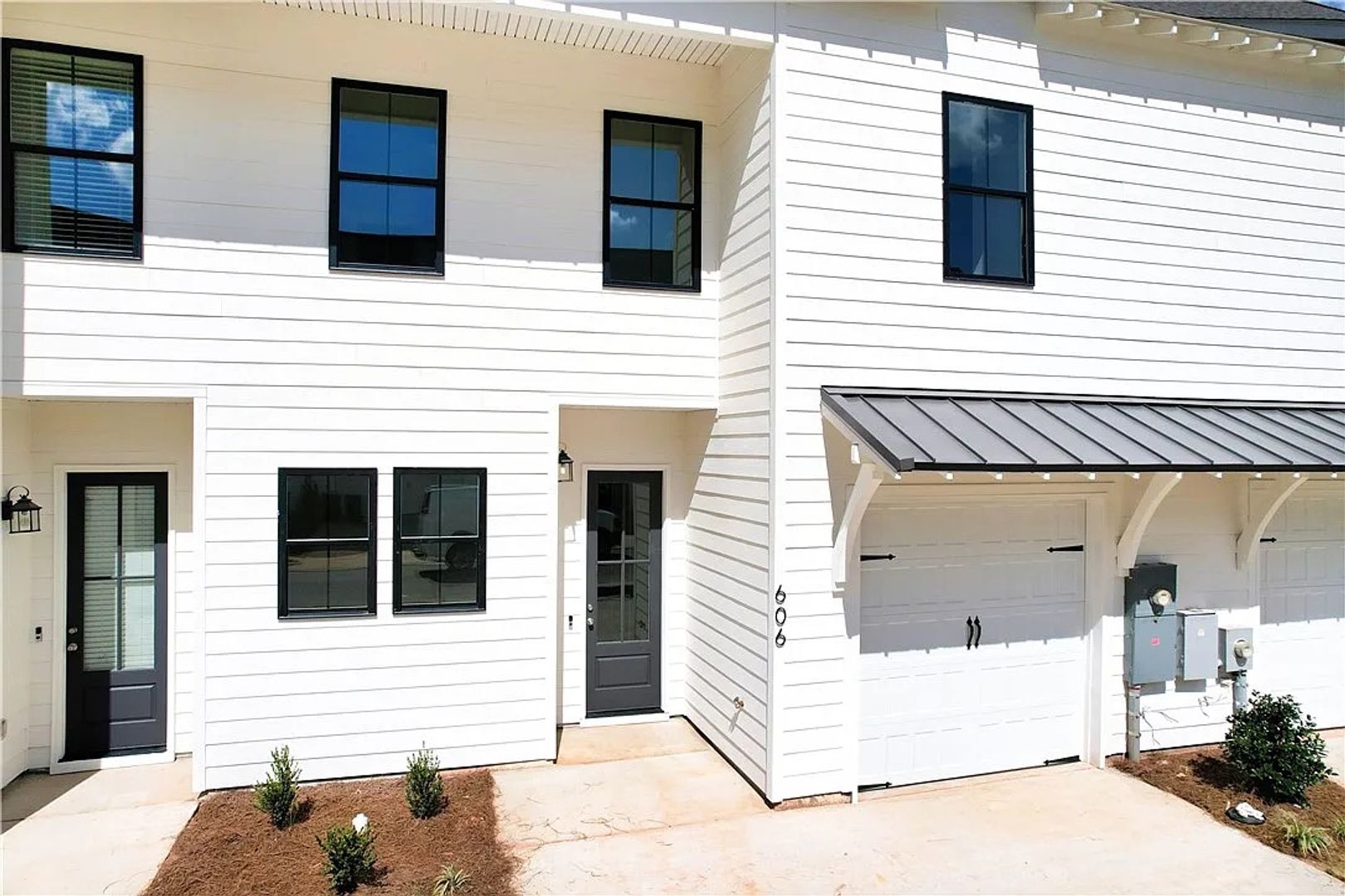 Auburn Townhome: 606 Cameron Court