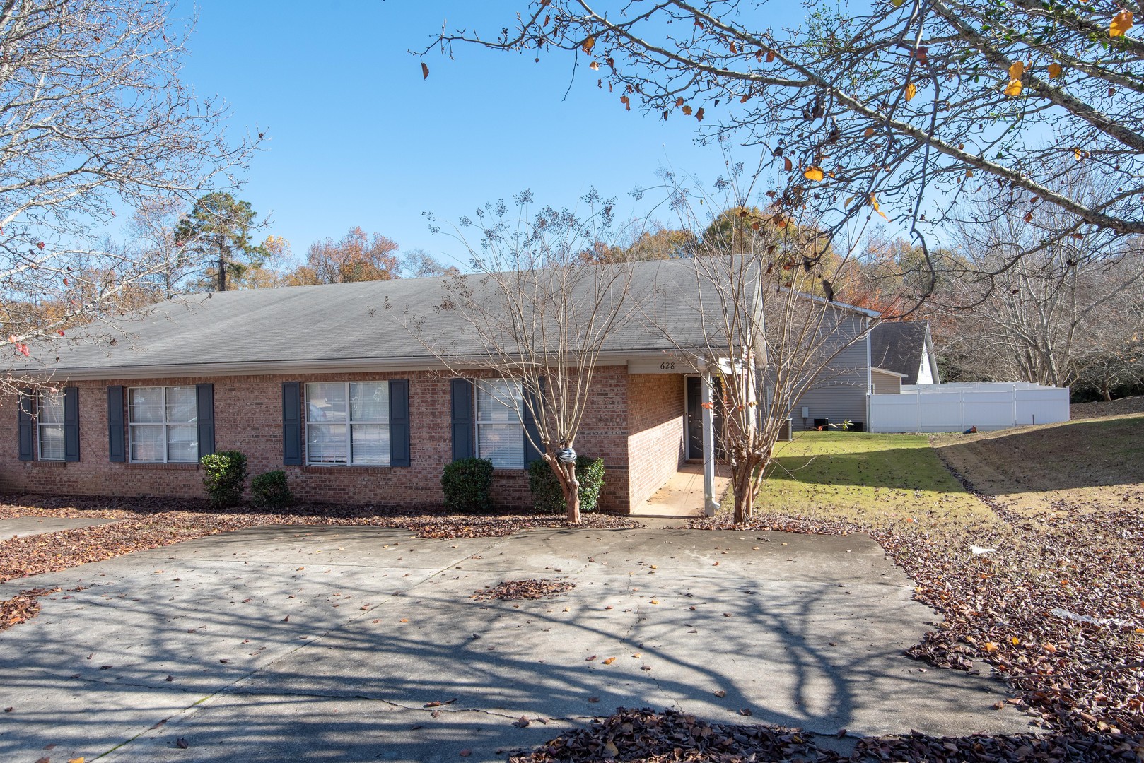 Auburn Apartment: 628-630 Center Pl