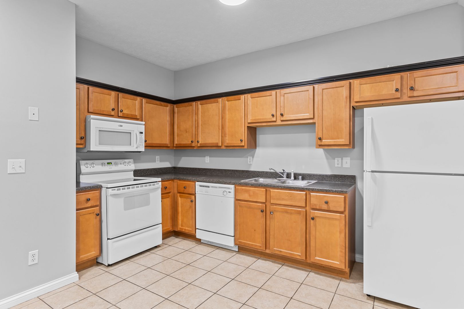 Radcliff House: Red Oak Ct