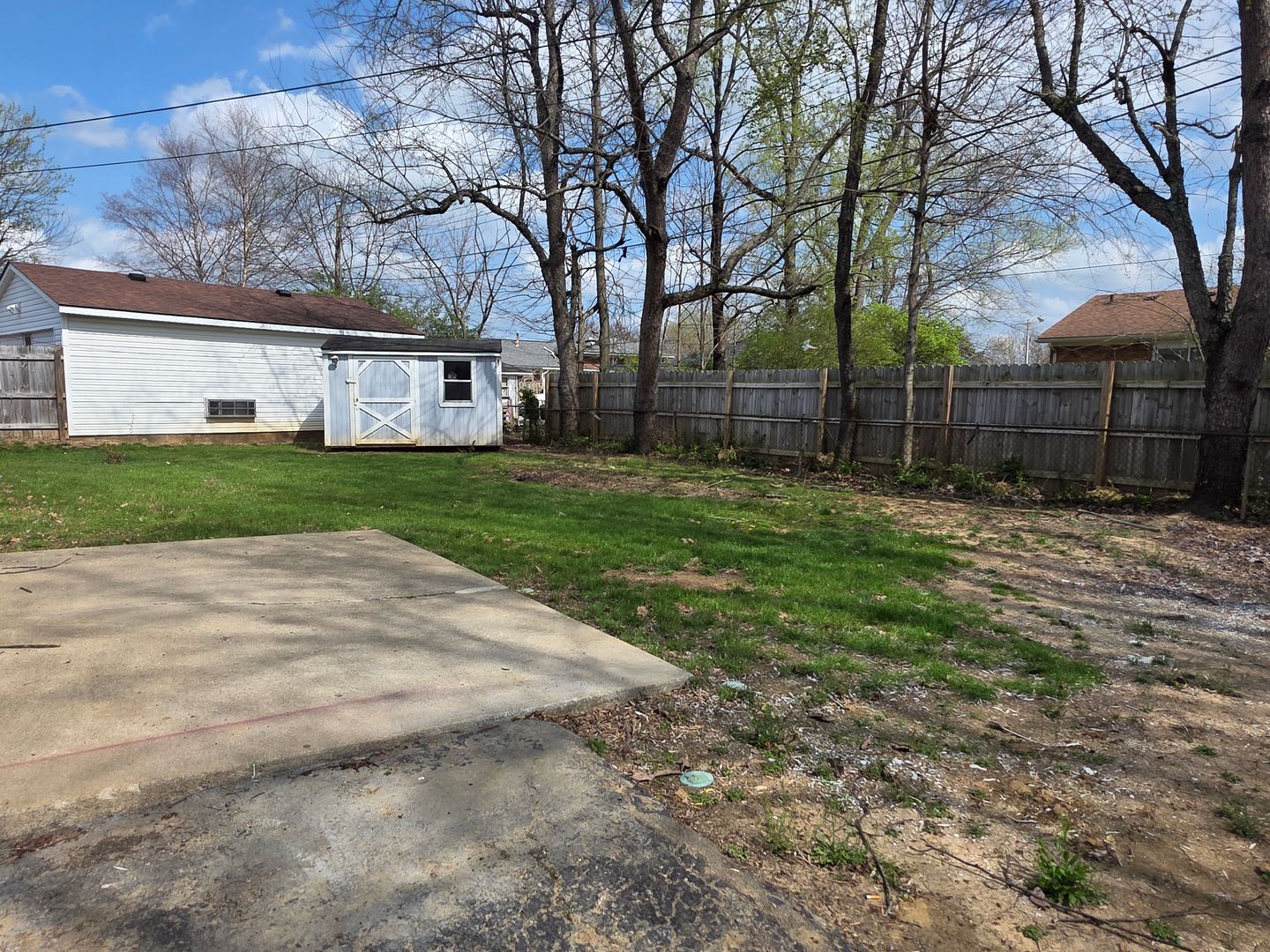 Lexington House: 2004 Eastland Parkway