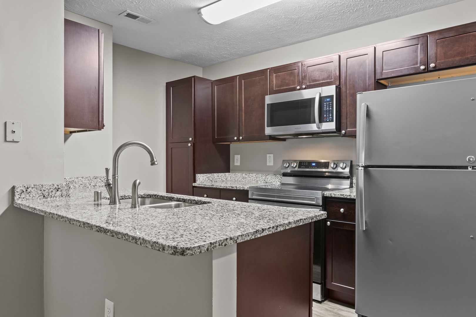 Frankfort Apartment: Bypass Plaza Drive