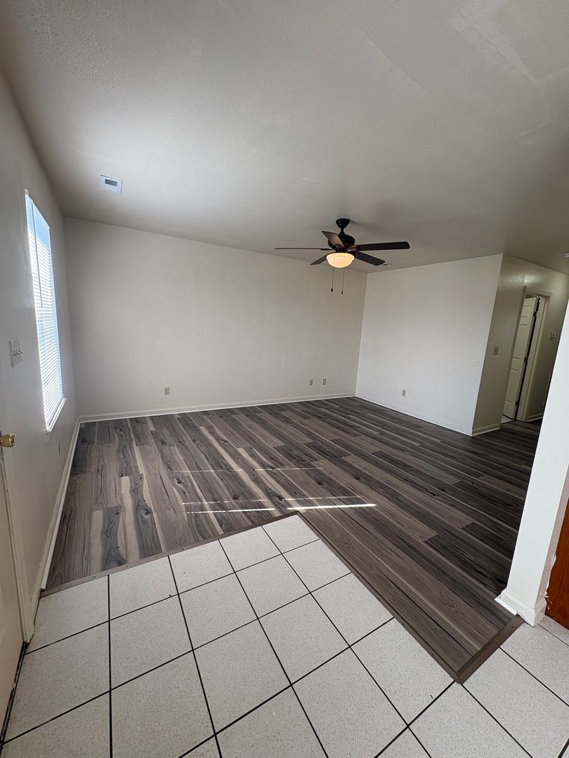 Mount Sterling House: 305 Clearwater Way