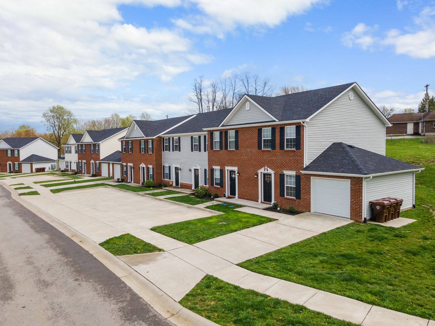 Winchester Townhome: Sam Winston Way