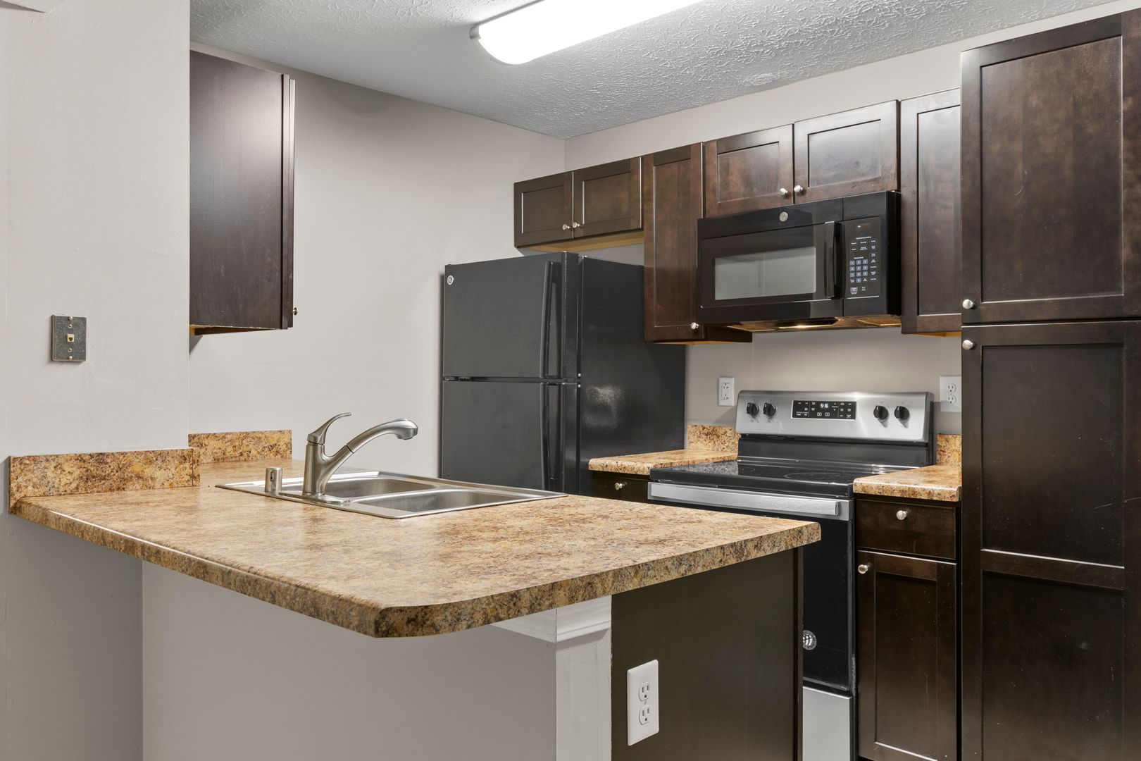 Frankfort Apartment: Bypass Plaza Drive