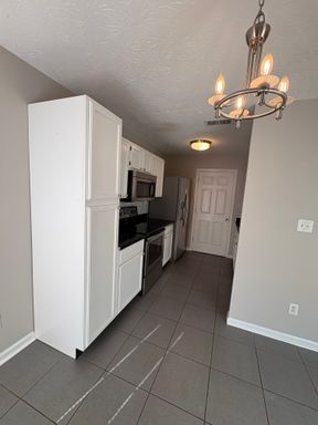 Stunning 3 Bedroom Single Family Home – photo 1