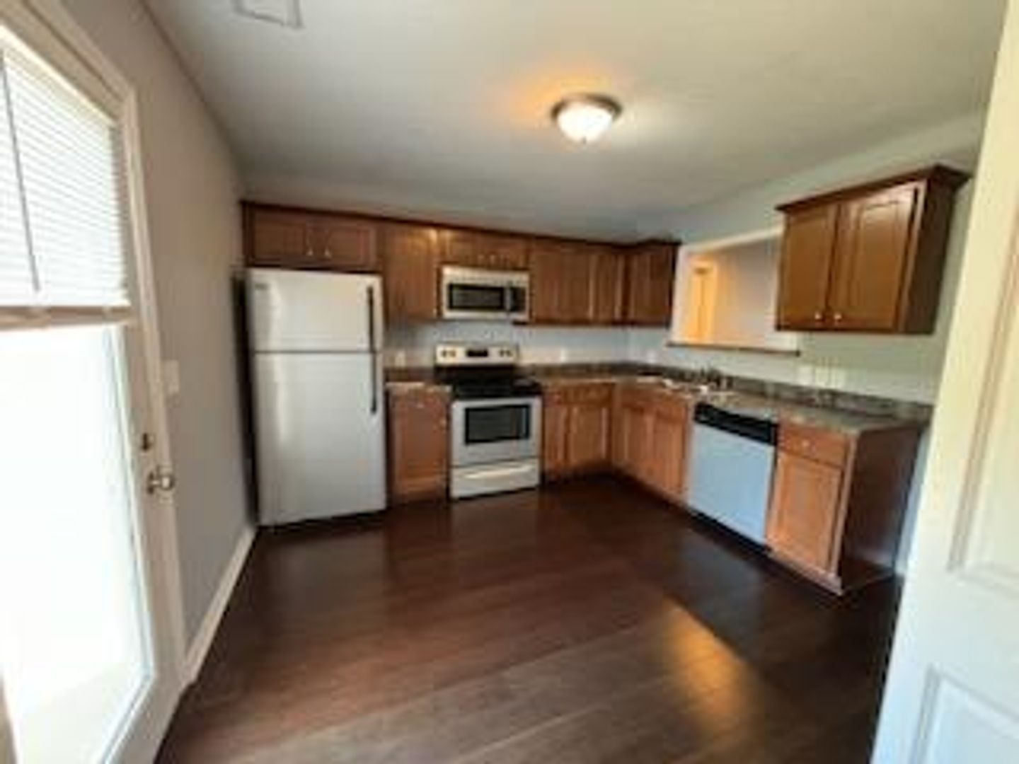 Winchester Apartment: Two Mile Rd