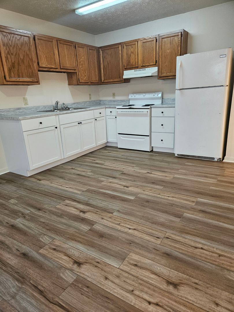 Mt. Sterling House: 325 Clearwater Way