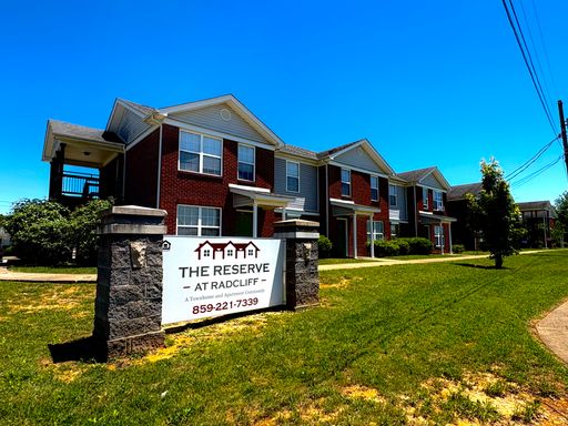 $999 Three Bedroom Special! Limited Time Only, Apply Today – photo 1