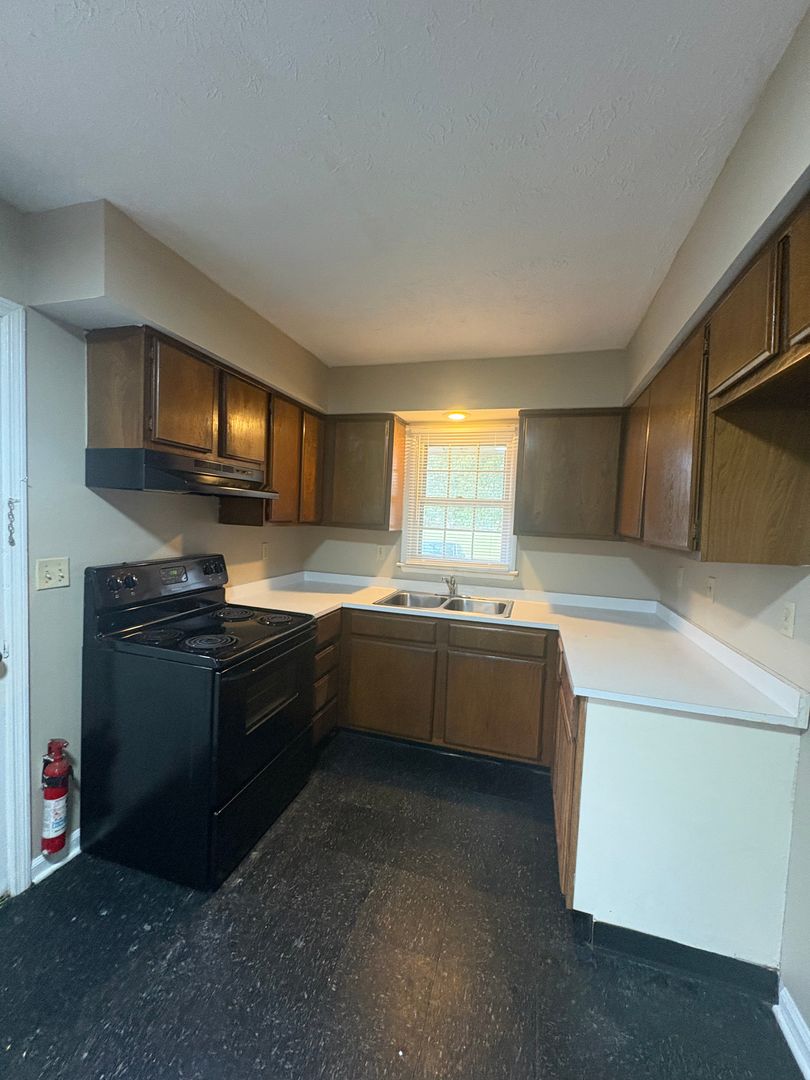 Winchester House: 1305 Fulton Rd