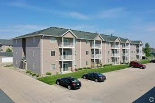 Spacious 3rd Floor 2 bed 2 bath in Moorhead – photo 1