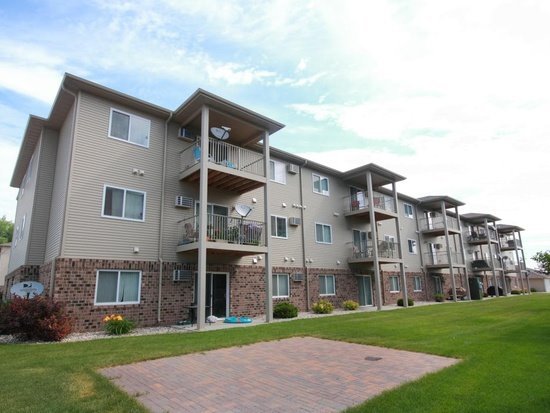 Fargo Apartment: 4389 Calico Dr S