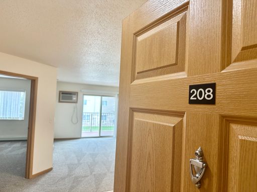 2 Bedroom 2 Bath - South Moorhead – photo 1